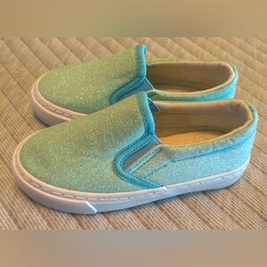 Sparkly glittery tennis shoes in a gorgeous turquoise color  🩵🩵🩵